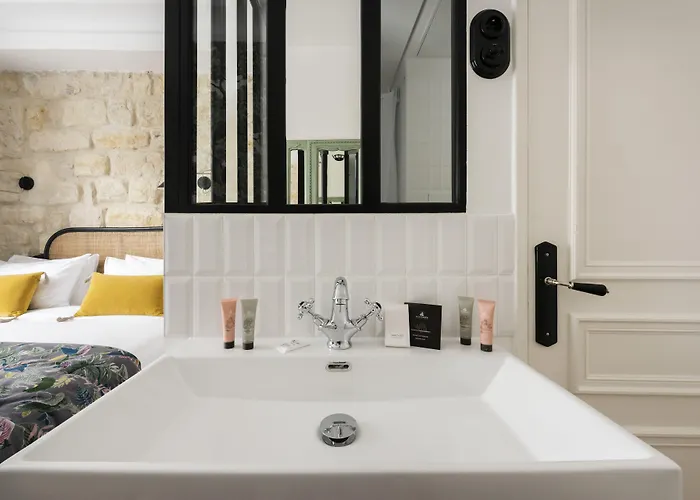Avalon Cosy Hotel 4*