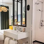 Avalon Cosy 4*